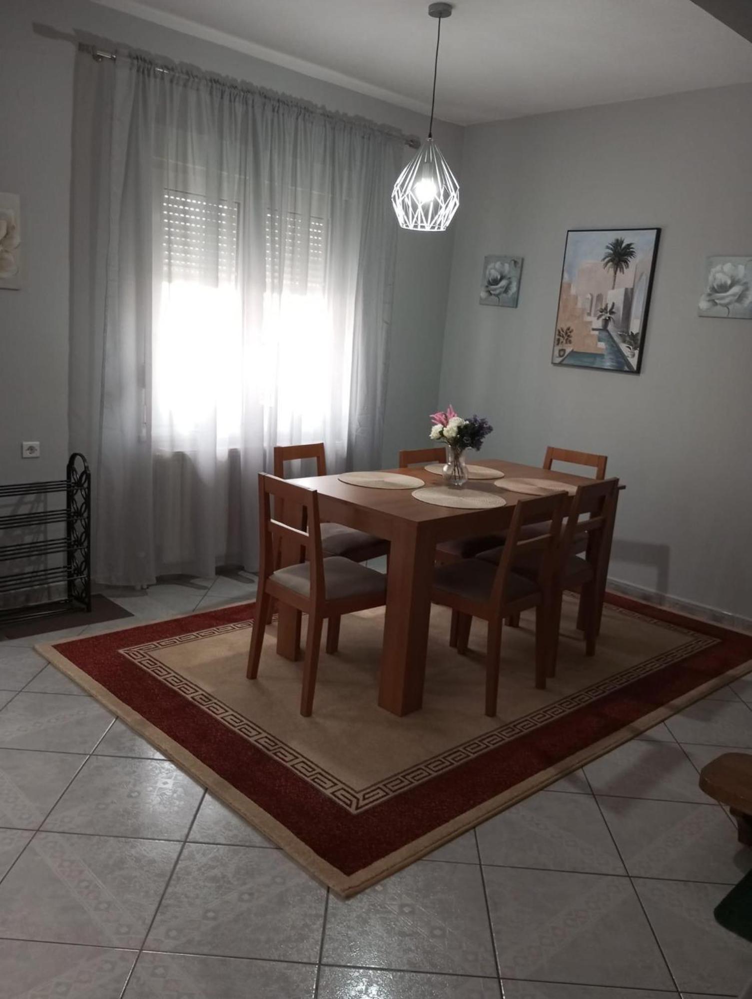 S.T Family Apartement Kalampáka Luaran gambar